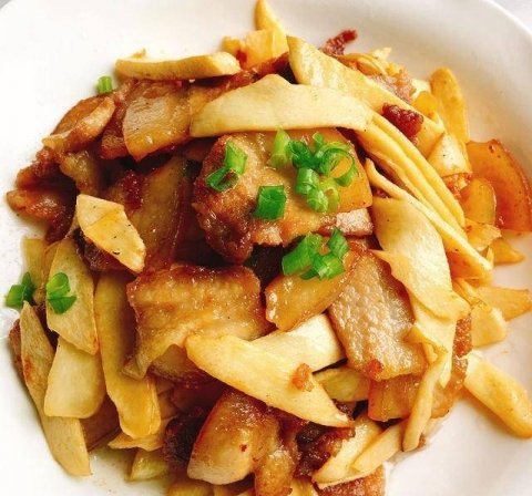 补气养胃暖身可以吃下面推荐的几道菜，太香了8