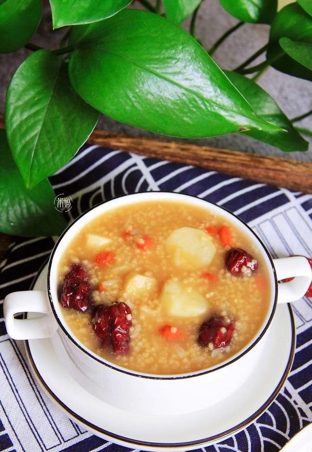 暖胃又健脾吃【山药红糖小米粥】10