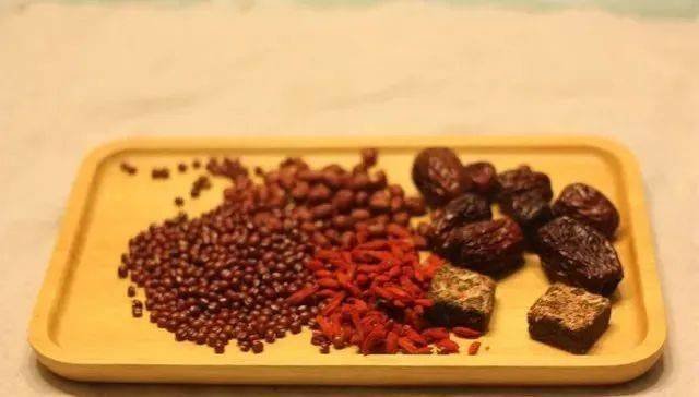 多喝【五红补血汤】补气血，冬季不再手脚冰冷3