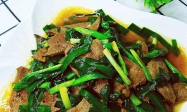 韭菜加猪肝，益血补肝、明目，补气健脾3