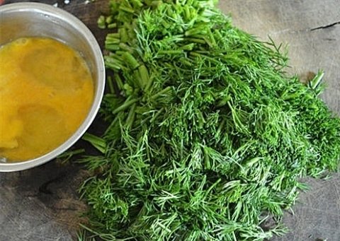 炒鸡蛋时加茴香，补血养颜，缓解痛经2