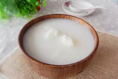 俗语：【老人喝粥，多福多寿】，老年人多食这5味粥养胃护胃1