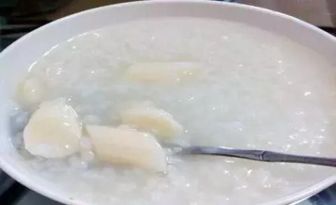 俗语：【老人喝粥，多福多寿】，老年人多食这5味粥养胃护胃2