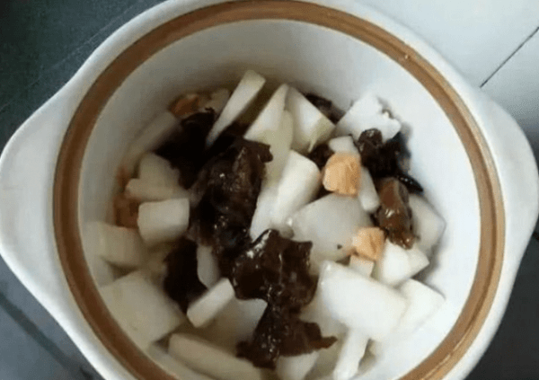 天冷了，多给家人喝此汤，暖胃养胃，咳嗽不咳了2