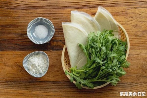 早饭做【茼蒿菜饼】、平底锅一煎好吃养胃15