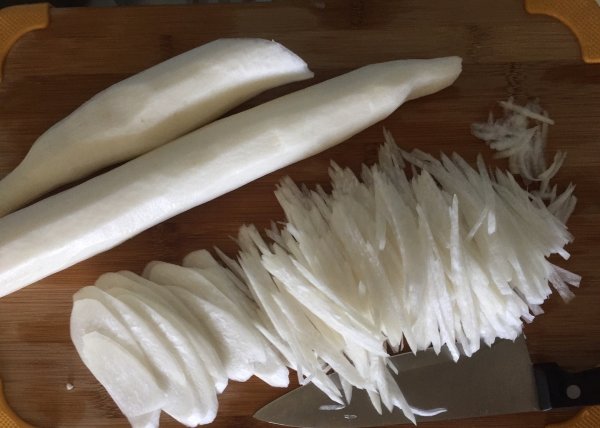 白萝卜和它是绝配，【白萝卜炖猪肚】暖胃养胃，营养极高，天冷要多喝4