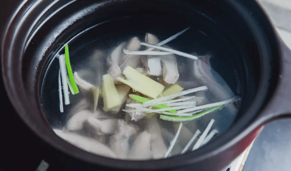 白萝卜和它是绝配，【白萝卜炖猪肚】暖胃养胃，营养极高，天冷要多喝6