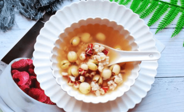 腊月，早餐多喝这粥，【芡实莲子薏米羹】暖胃养胃1