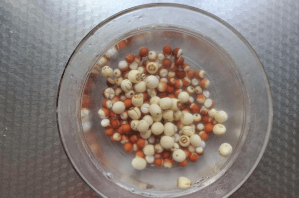 腊月，早餐多喝这粥，【芡实莲子薏米羹】暖胃养胃4