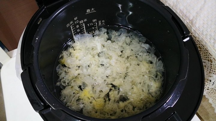 晚餐推荐【银耳羹】，养胃不长肉6