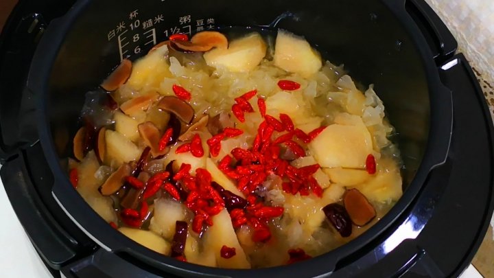 晚餐推荐【银耳羹】，养胃不长肉7