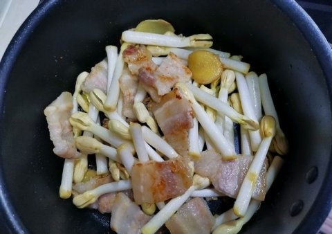 贫血可以多吃补铁补血的【花生芽】，小脸越来越红润5