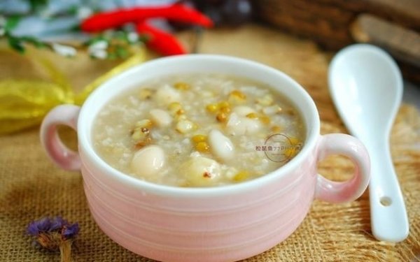 莲子和百合，养胃一把手，滋润胃部，经常胃不舒服要多食7