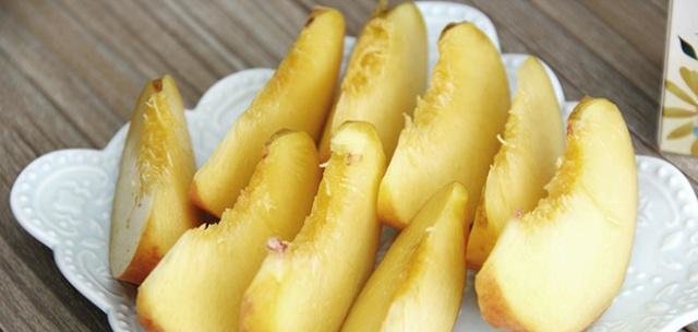 这种水果是【补血王】，女人要常喝，面色红润气色好！4