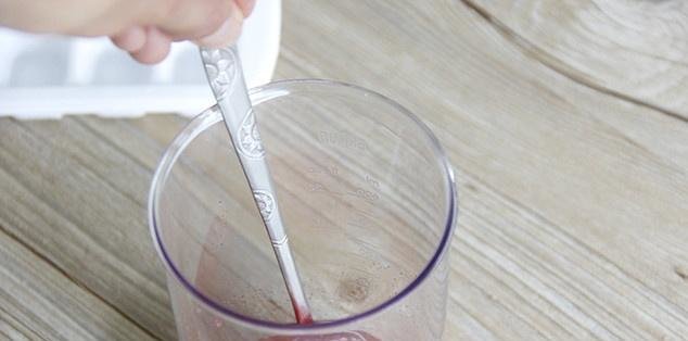 这种水果是【补血王】，女人要常喝，面色红润气色好！8