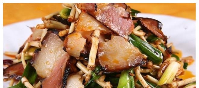 天然祛湿草，丢进锅里和腊肉炒，健胃消食1