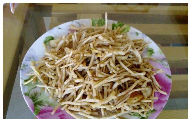 天然祛湿草，丢进锅里和腊肉炒，健胃消食3