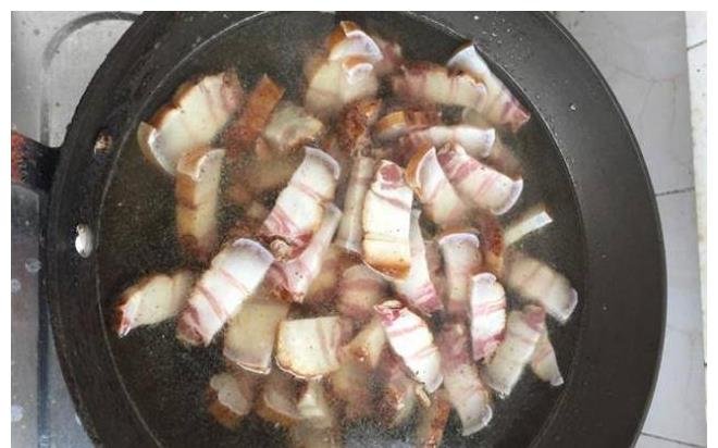 天然祛湿草，丢进锅里和腊肉炒，健胃消食4