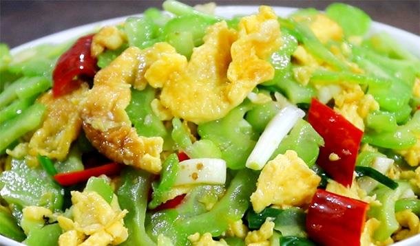 入冬干燥，吃【鸡蛋炒苦瓜】，健脑益智，健脾明目4