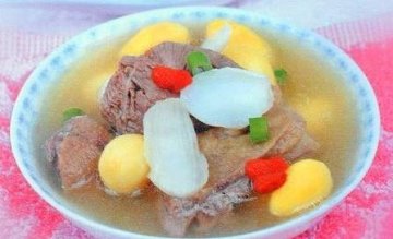 秋冬季养肺吃什么好-牛肉百合银杏羹4