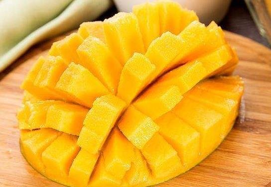 女性想要肌肤好,常吃3种食物,补血益气,细腻亮泽,白皙有弹性2