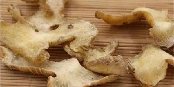 天冷身体亏虚阴损，煲汤熬粥加点它，健脾、润肺、还补肾2