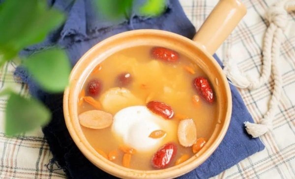 冬天一定多喝它、补血养颜还润燥，懂行的都这么煮！13