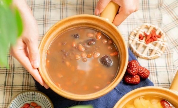 冬天一定多喝它、补血养颜还润燥，懂行的都这么煮！18