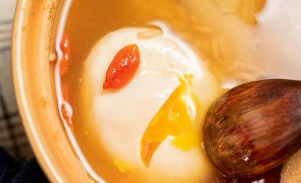 冬天一定多喝它、补血养颜还润燥，懂行的都这么煮！20