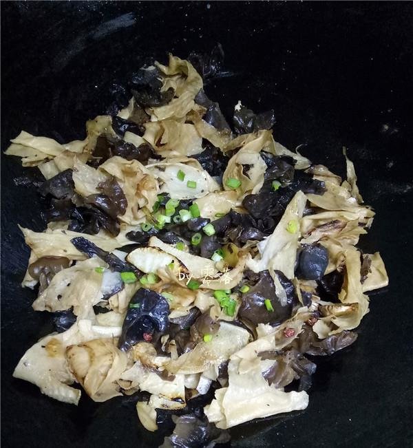 隔三差五吃1次【茭白木耳炒豆腐皮】，补钙补血，身体健康没烦恼12