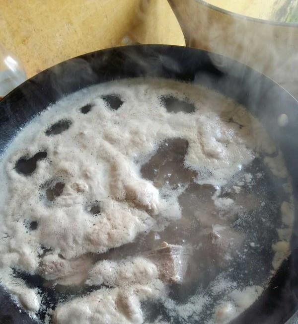 经常手脚冰凉？隔三差五喝【骨头萝卜汤】，益气补血，女人孩子要常喝5