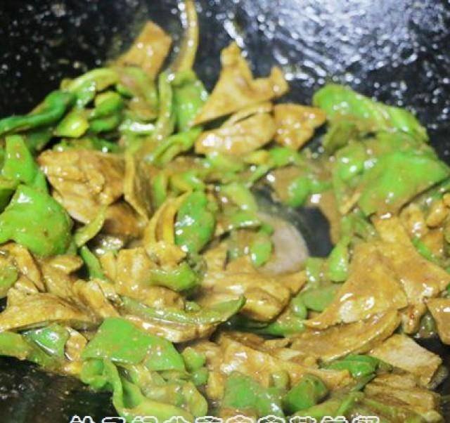 【青椒炒猪肝】鲜嫩营养，补血明目，香嫩多汁超下饭6