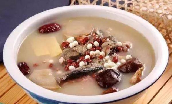 女人最怕脸上长斑，美味又养生的食疗方法快速淡化斑点4