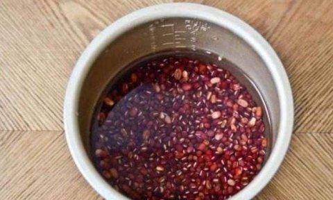 红豆小米粥的做法-红豆小米粥的功效3