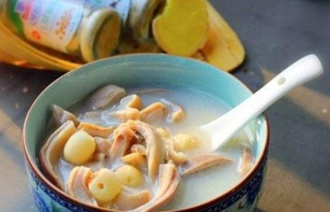 莲子猪肚汤怎么炖-莲子猪肚汤的营养功效3