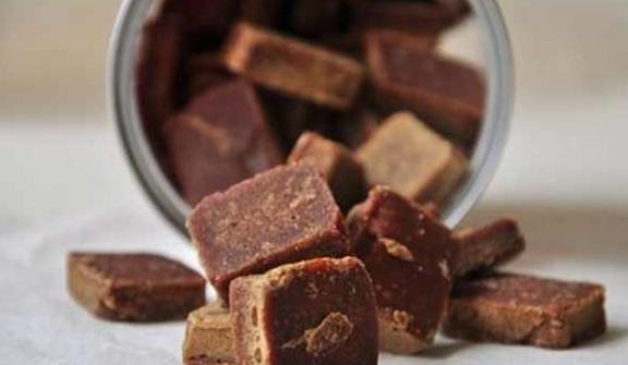 女人月经量少，坚持吃4种食物，补血调经，养护子宫3