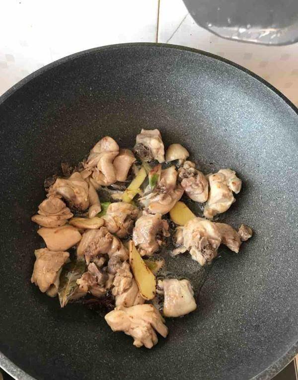 补气血女人要多吃，保护子宫，常吃经期不腰疼5