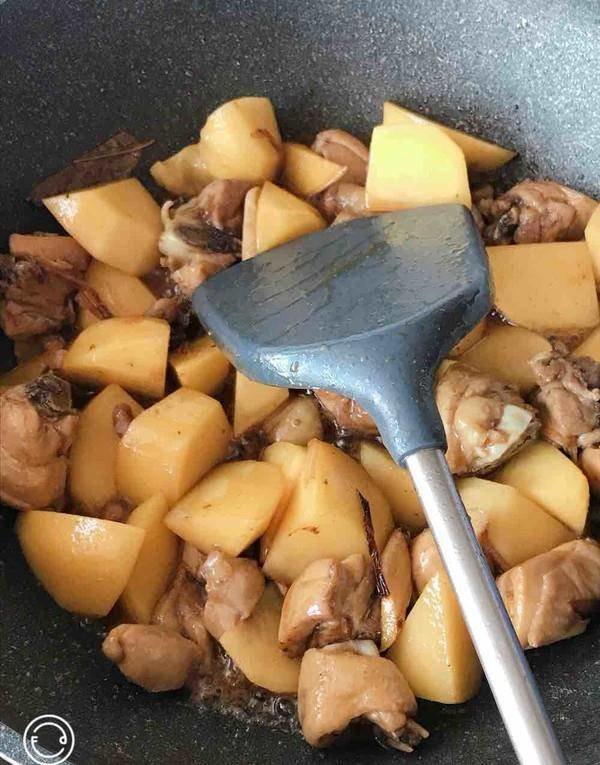 补气血女人要多吃，保护子宫，常吃经期不腰疼6