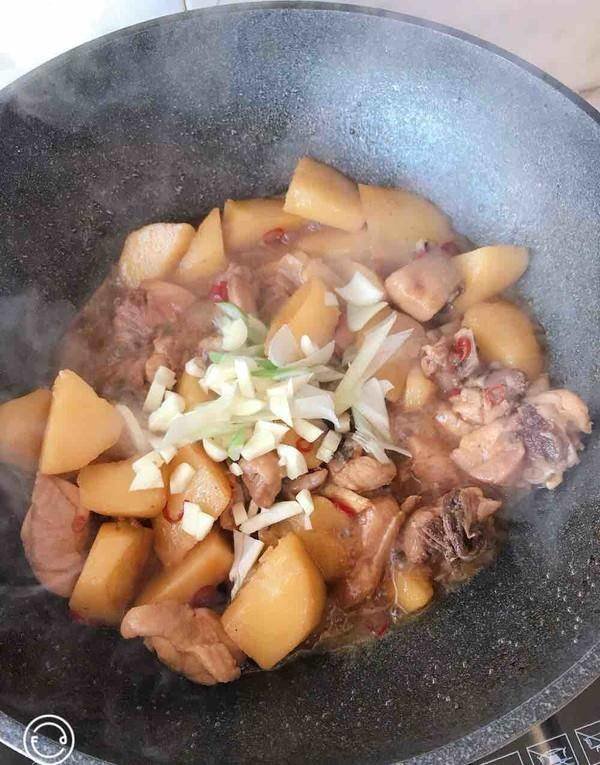 补气血女人要多吃，保护子宫，常吃经期不腰疼9