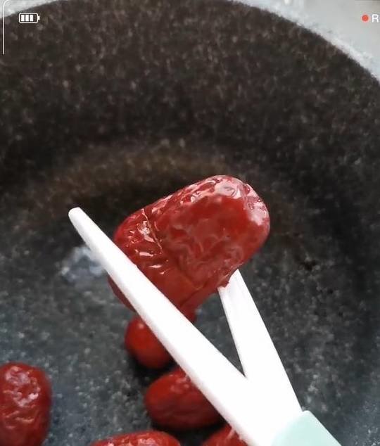 姨妈痛别再说多喝水，多喝这茶，驱寒补气，还能缓解咽炎2