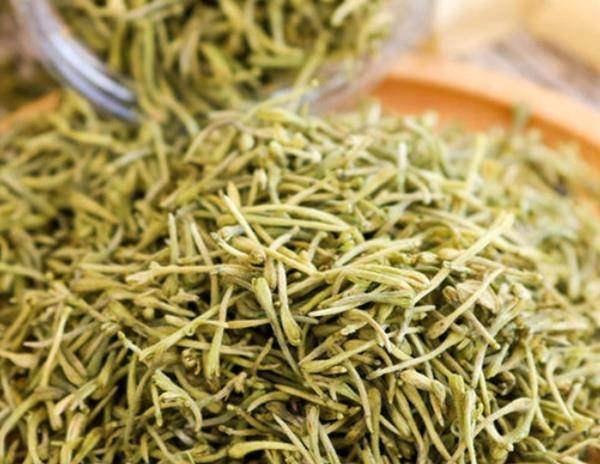 金银花人称【铺中仙】，抓一把用做食疗，毒素少了，眼睛更明亮！2