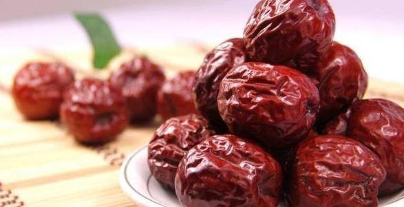 红枣与4物搭配，平时多吃点，淡化雀斑，健脾健胃，小腹平了1