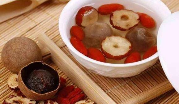 红枣与4物搭配，平时多吃点，淡化雀斑，健脾健胃，小腹平了2