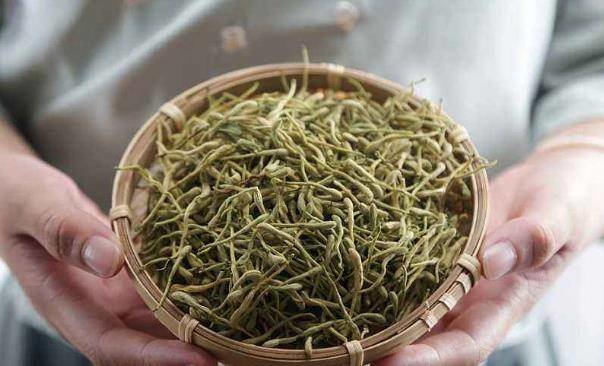 金银花人称铺中仙，抓一把用做食疗，许多好多会不请自来2