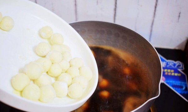 红糖和它一起煮，补气又养颜，还能暖胃驱寒，女人一定要懂得吃8