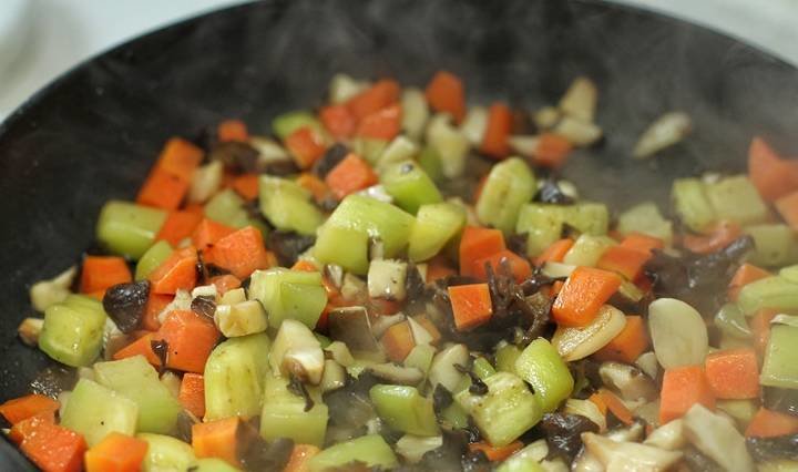 素臊子面怎么做好吃-素臊子面的家常做法5