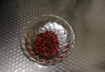 红豆百合粥的做法和功效3