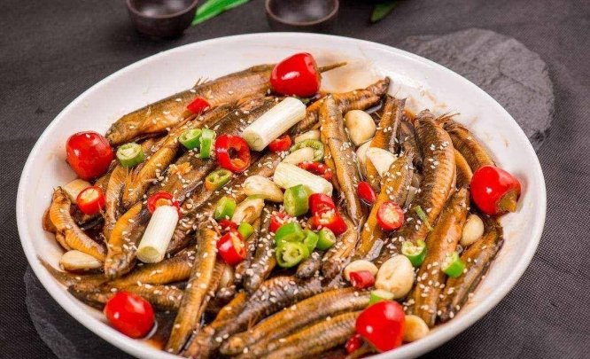 人到中年想长寿，要学会吃3种食物，开胃健脾、增进食欲2