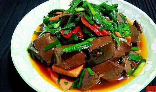 这菜，不仅能排出体内毒素，还补血，真好！1