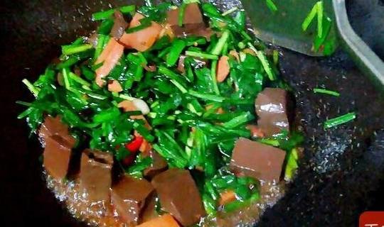 这菜，不仅能排出体内毒素，还补血，真好！9